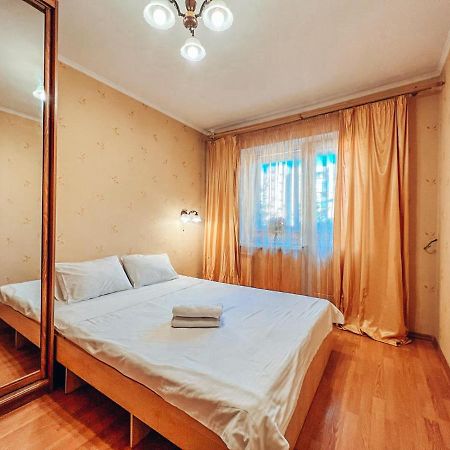 Apartments Near The Exhibition Centre 키예프 외부 사진