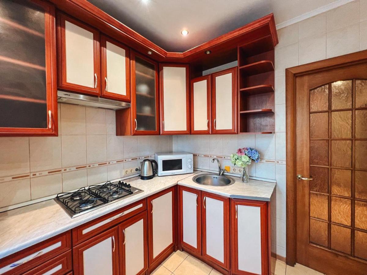 Apartments Near The Exhibition Centre 키예프 외부 사진